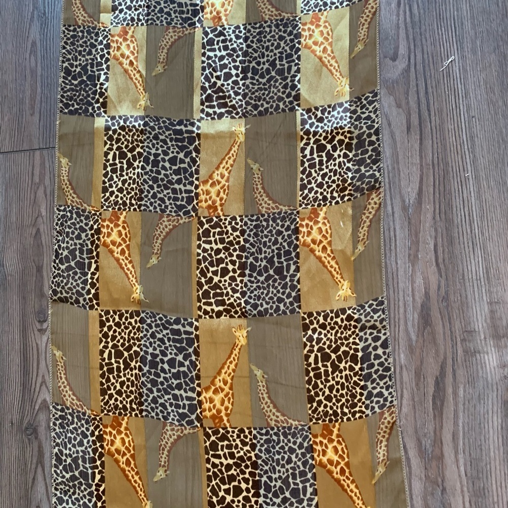 Scarf - Picture 5 of 6